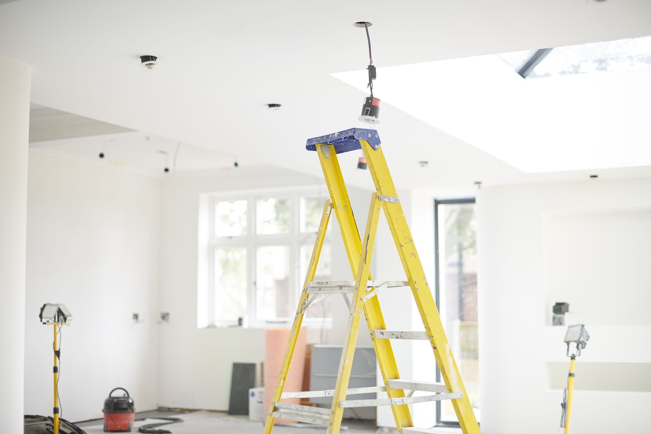 Do Aluminum Ladders Conduct Electricity