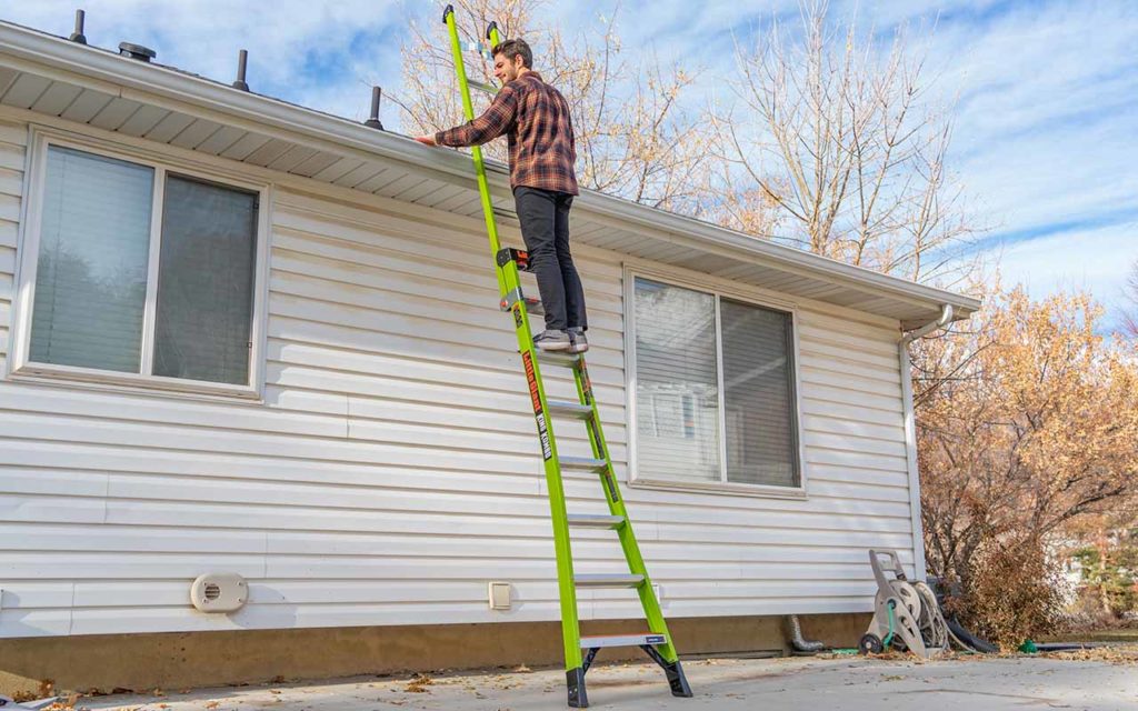 How to Clean Gutters With Ladder